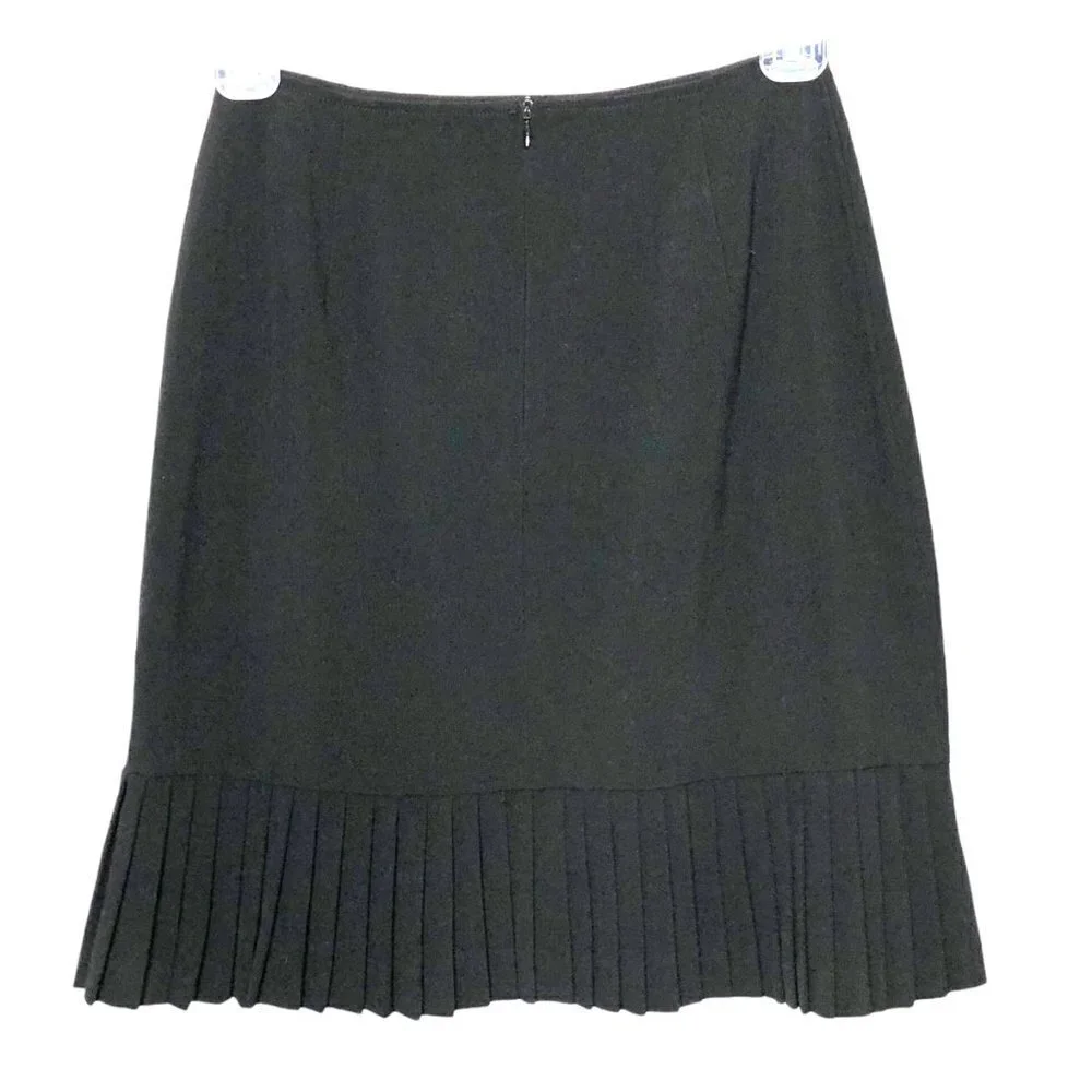Vintage - BRIGGS NEW YORK - Black Pencil Skirt with Pleated Hem & Zipper- Size 8